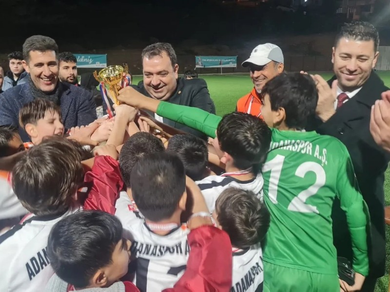  Adana U-Ligi Şampiyonu Adanaspor